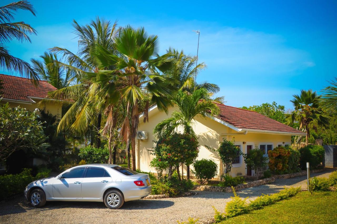 V-Szameitat Homes เดียนีบีช ภายนอก รูปภาพ